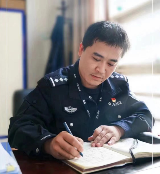 胡志刚,男,汉族,1987年6月出生,中共党员,大学本科学历,一级警司警衔